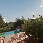 Tettix فيلة *